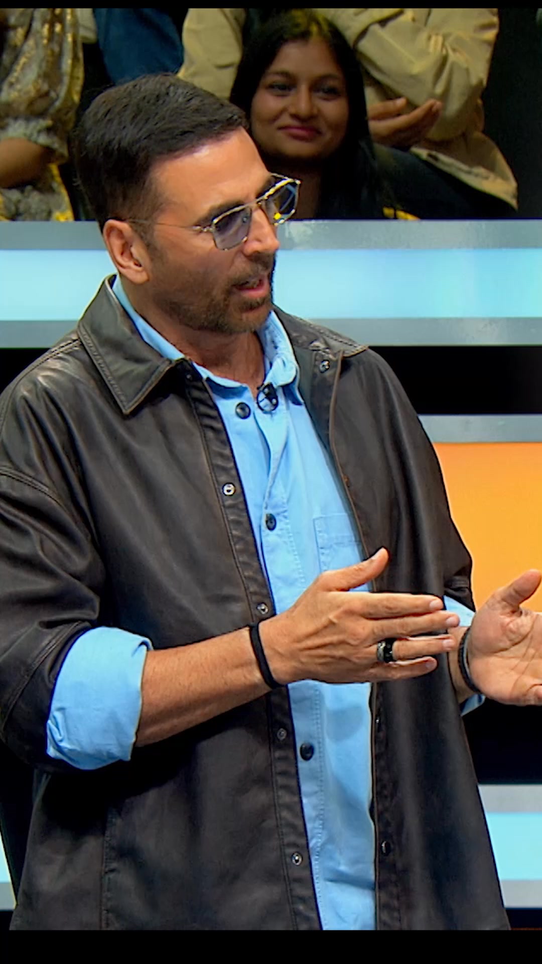 Just Akshay Kumar, sliding into our hearts ♥️ Wheel of Fortune | Aa ...
