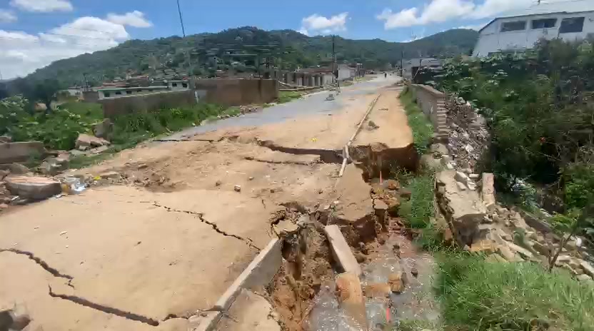 🚨 URGENT TRAFFIC ALERT 🚨 The bridge between Eureka and eMa19 in ...