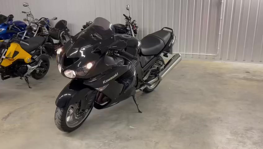 2006 Kawasaki Ninja ZX1400 in mint condition