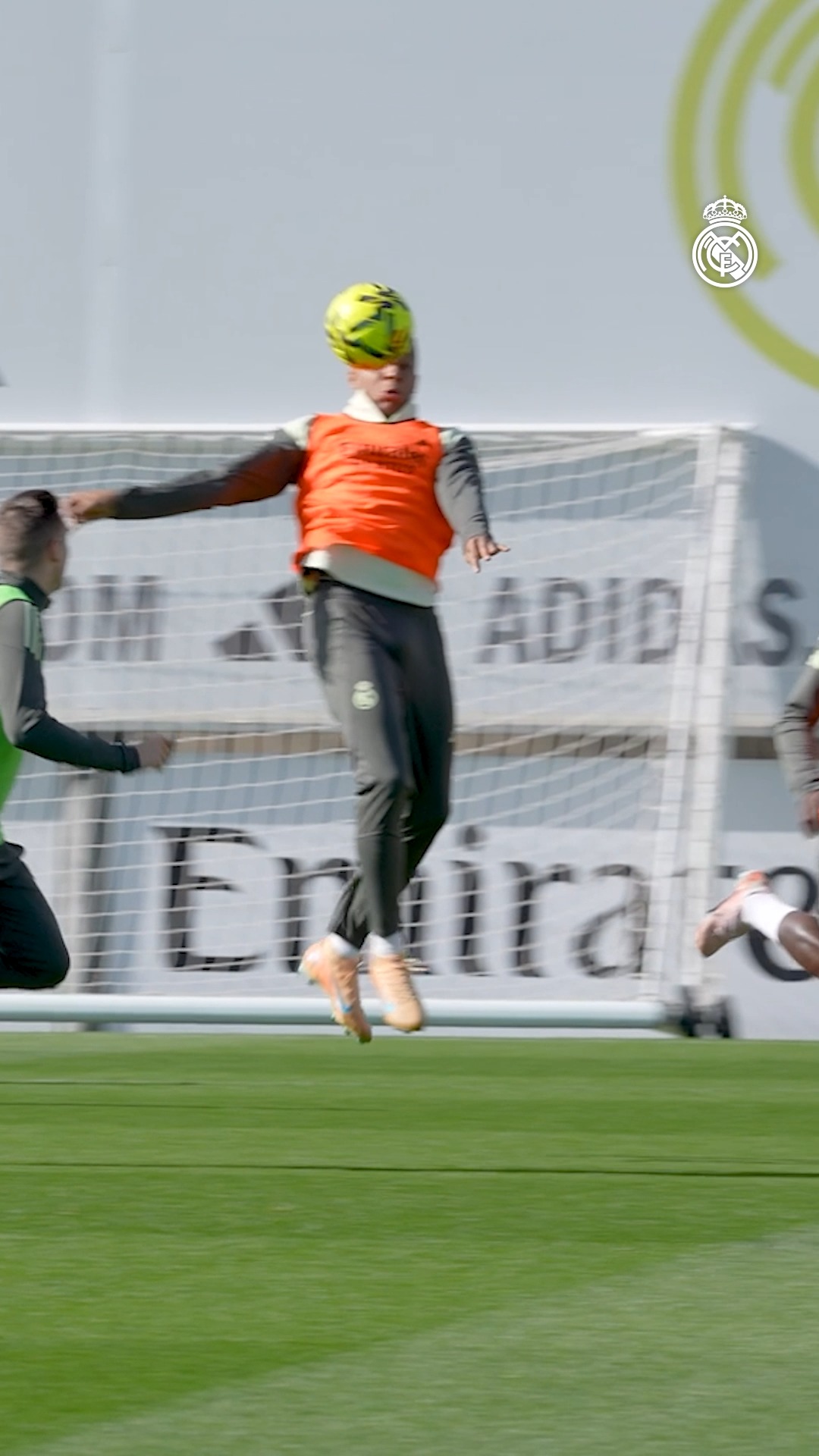 😮‍💨 The control and the shot. 🤔 ¿Qué es mejor? ¿El control o la ...