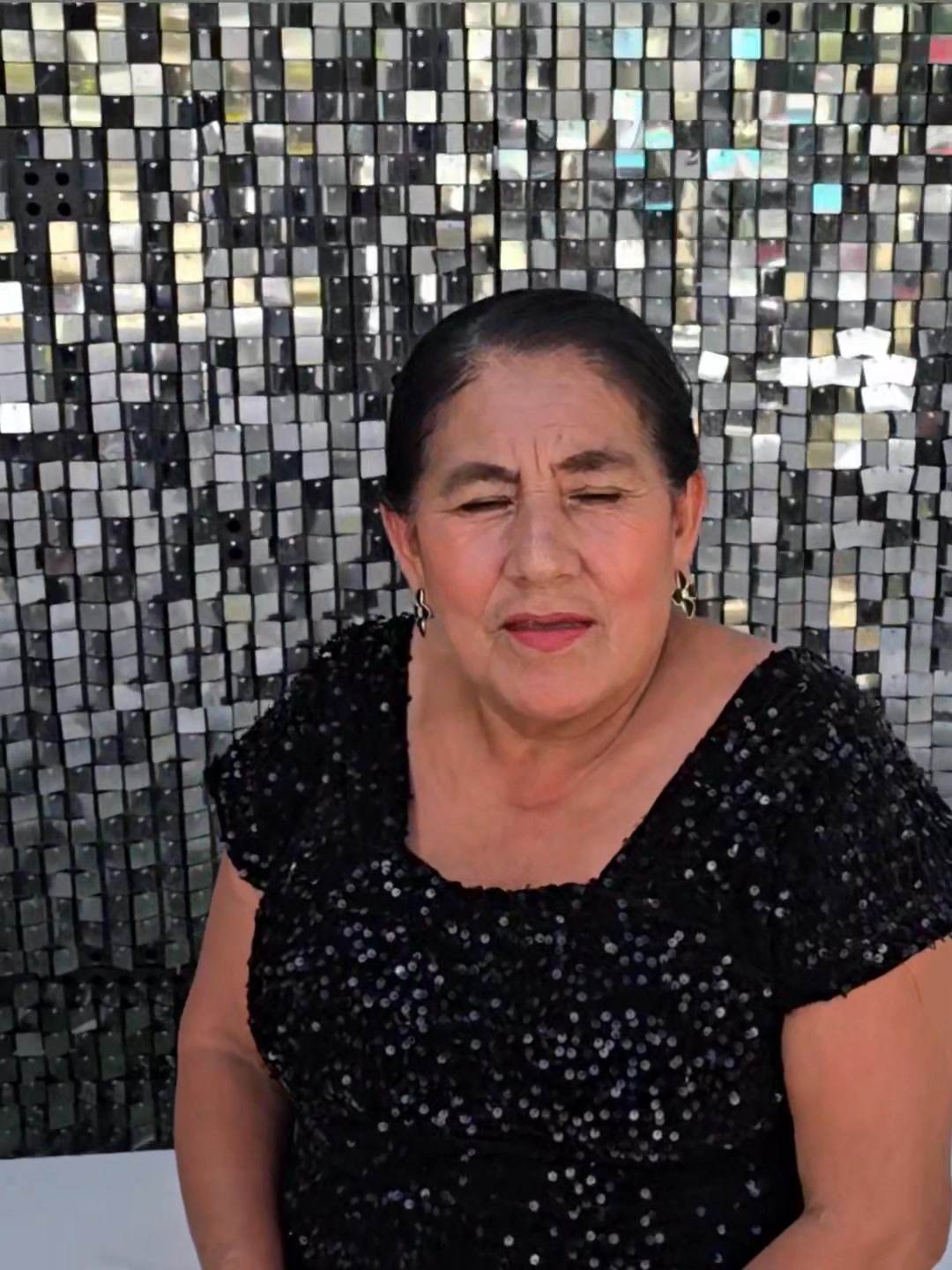 Señoritaaaaa ELOIDA, de parte de la Patrlna desde la distancia FELIZ ...