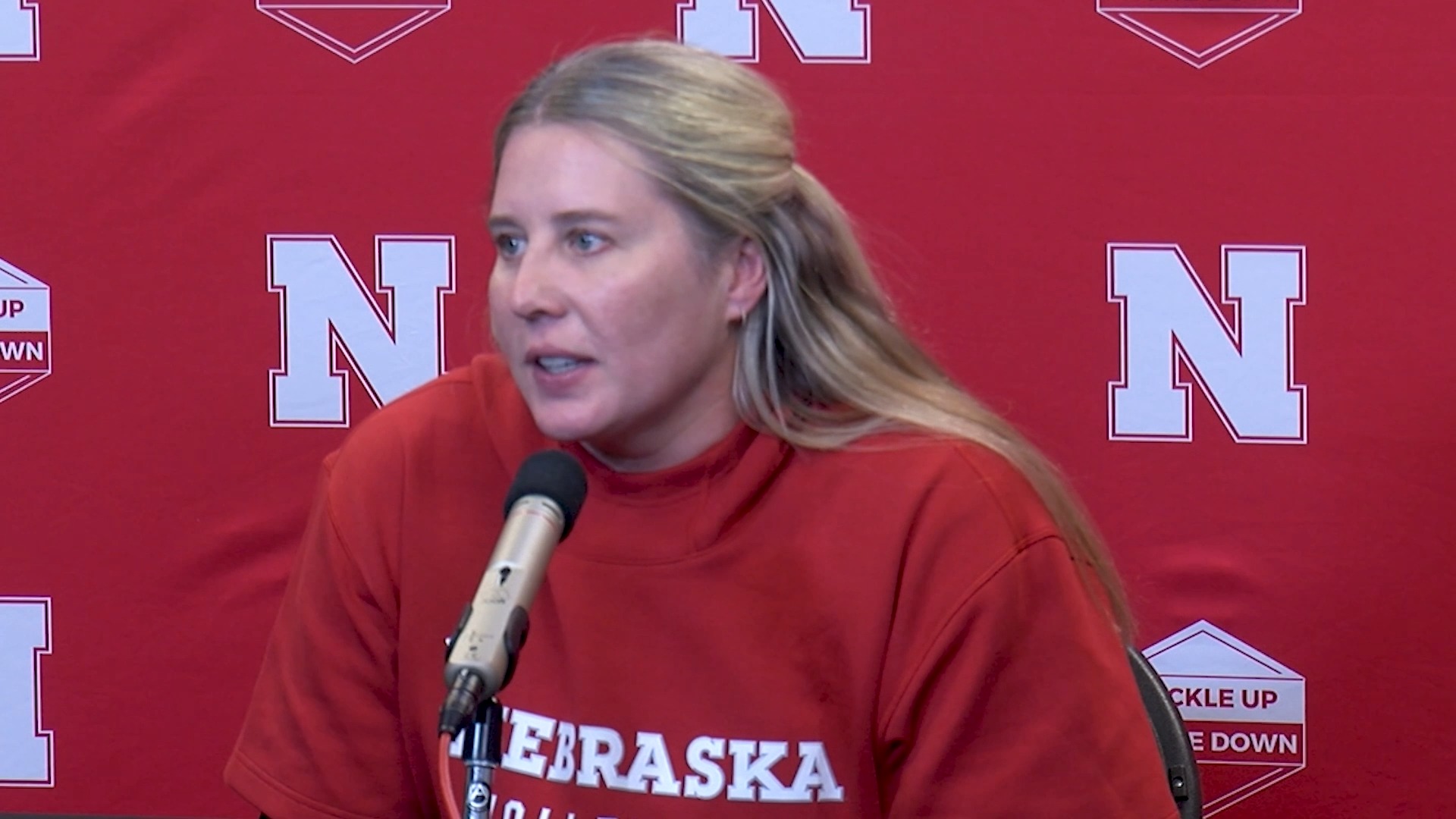 The No. 1 Nebraska volleyball team swept Rutgers on Saturday night in ...