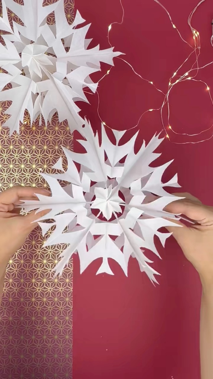 DIY simple snowflake made from packaging bags #paperdecor #moitoiart # ...