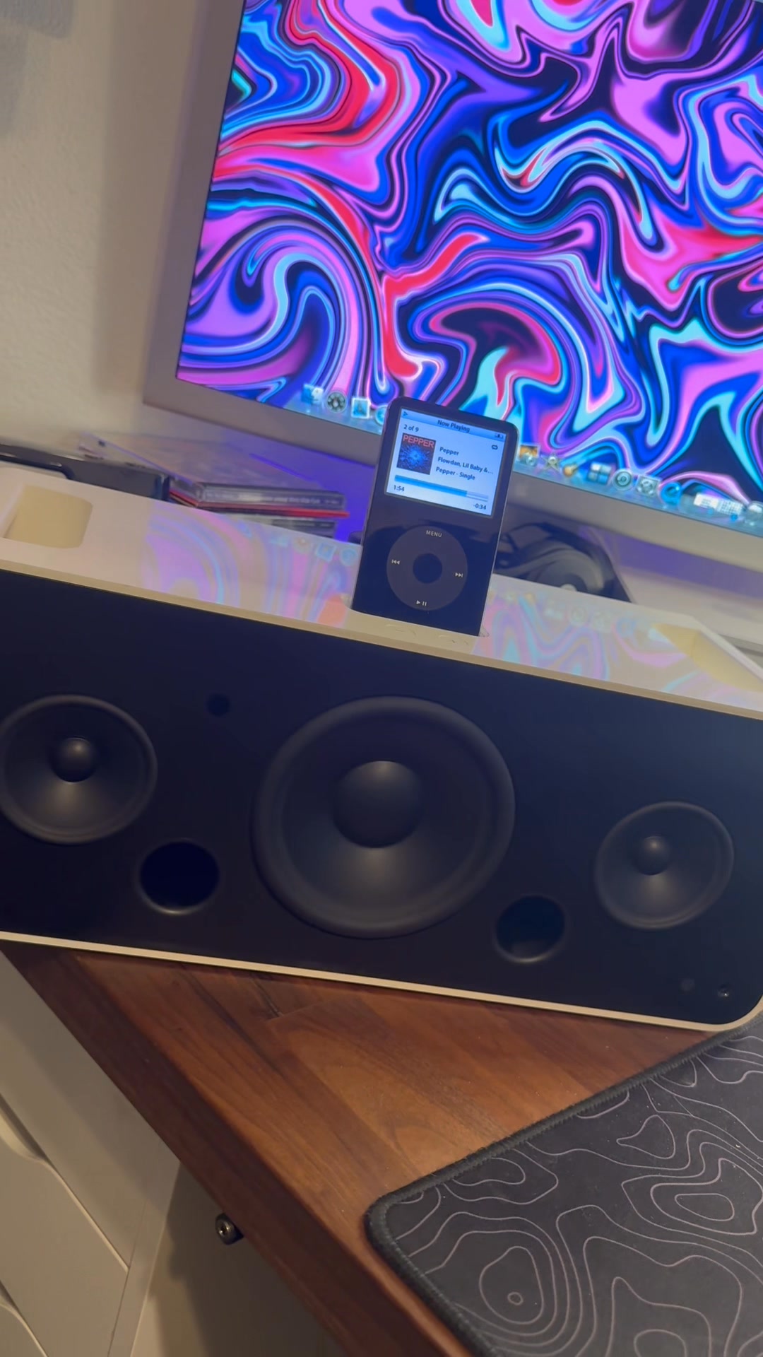 iPod Classic 160GB + Apple HIFI speaker