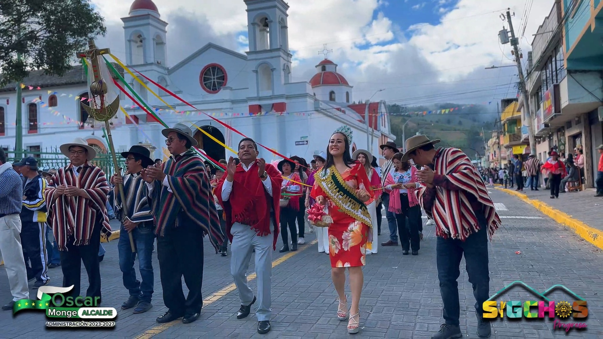 🏛️ El alcalde Oscar Monge Tipan y funcionarios del GAD Municipal de ...