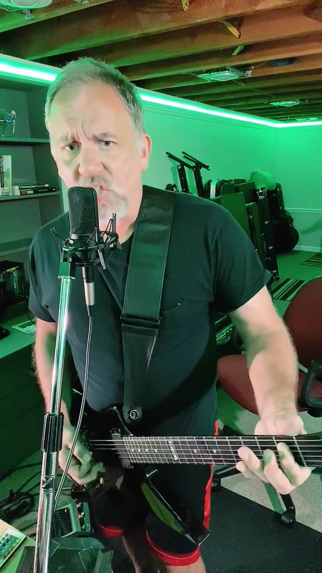 This has always been one of my favorite fast Metallica tunes #metallica ...