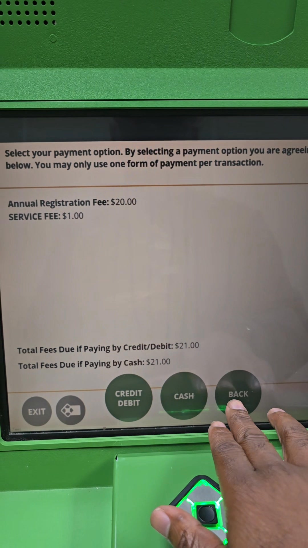 ゆき  Bibb County adds a third self-service tag renewal kiosk in west