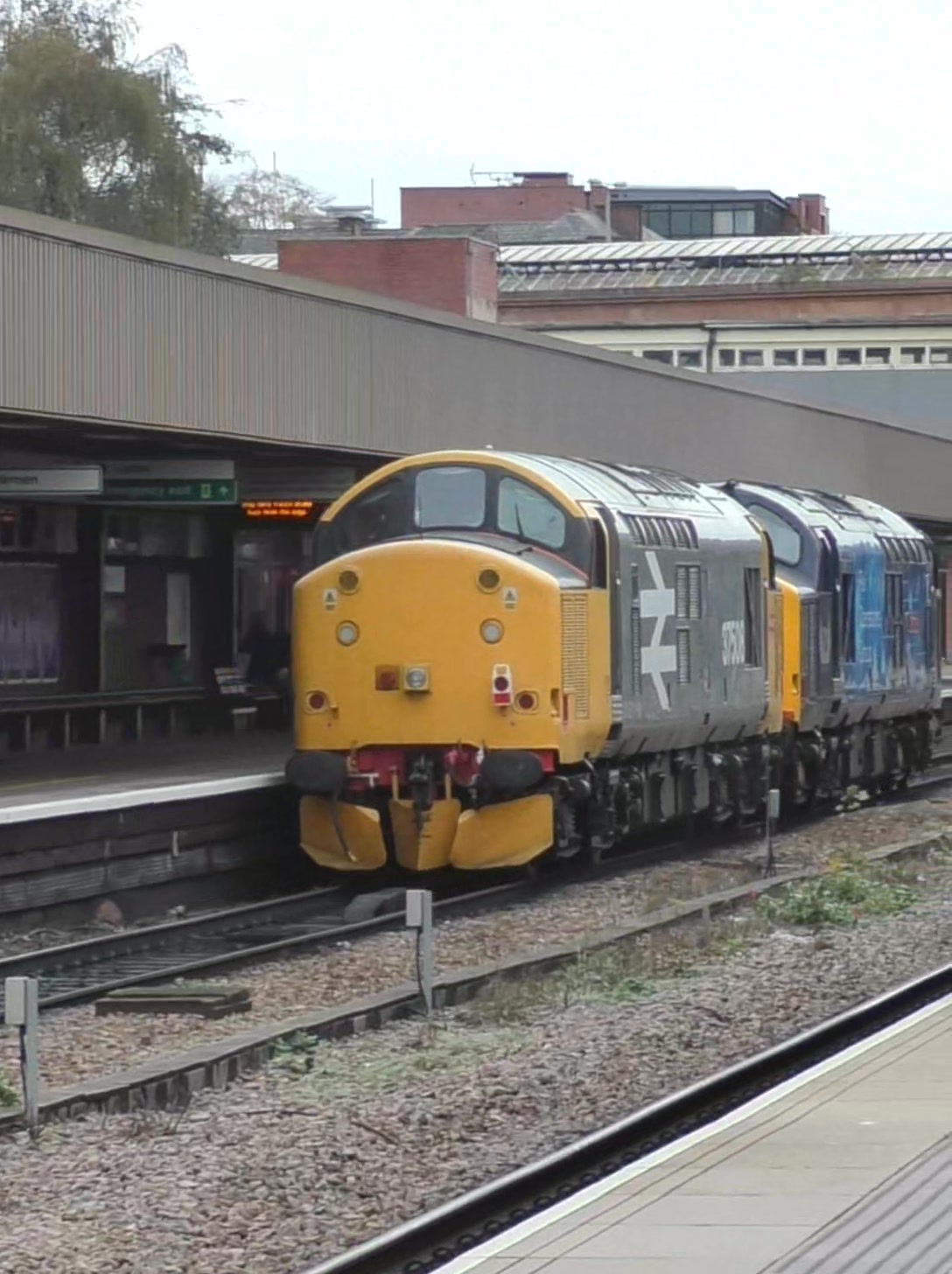 11th November 2025 Rail Operations Group 37800 'Cassiopeia' and 37508 ...