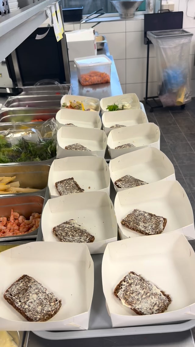 🦐 UGENS TILBUD – UGE 6 🦐 Luksus rejemad – kun 45 kr. Vi laver dem ...