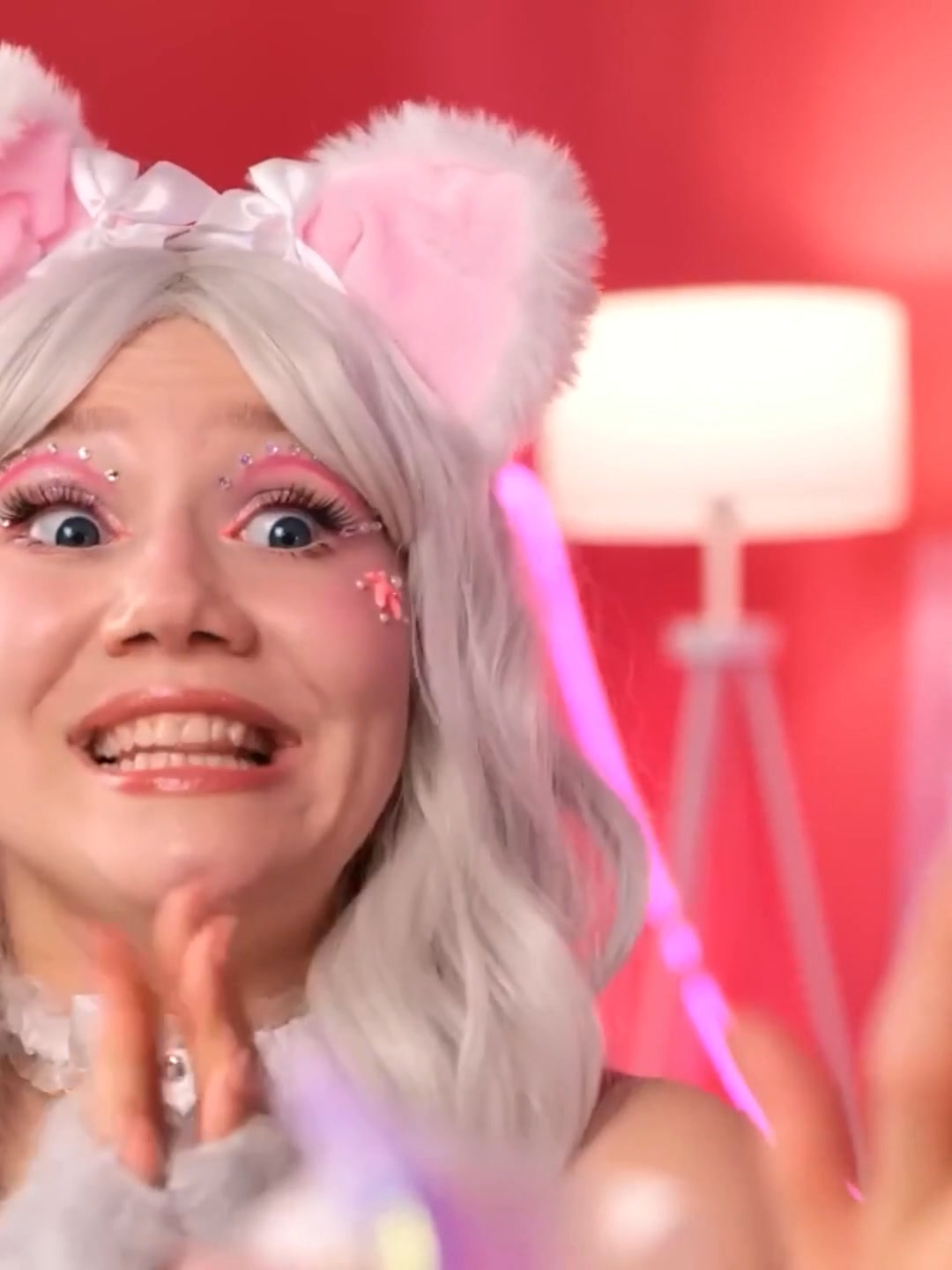 En este nuevo episodio les traemos las Aventuras de Merlina y Barbie ...