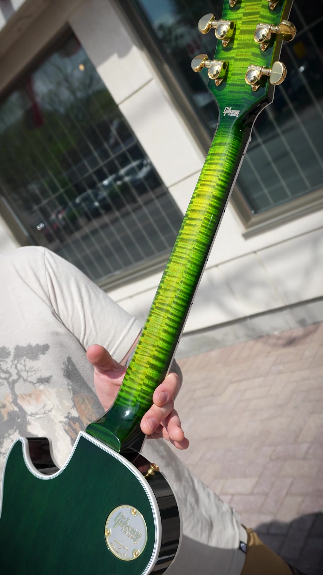 This Les Paul Custom is a Made to Measure Masterpiece! Finished in