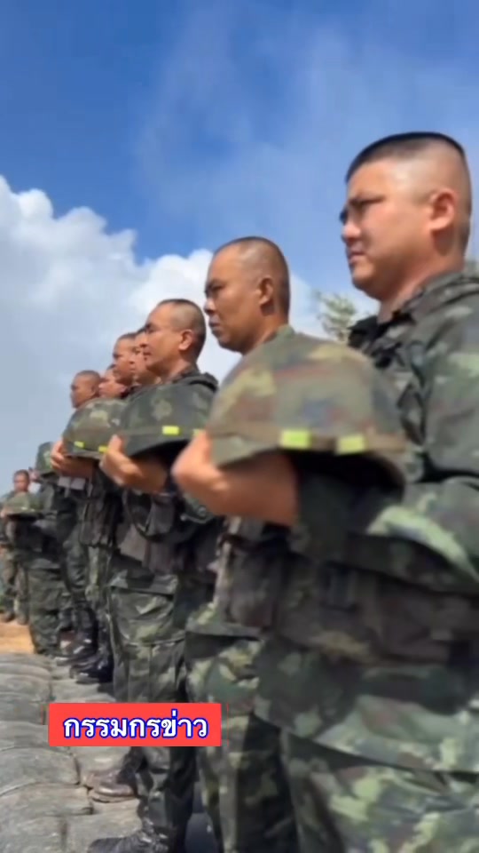 ‘ผบ.พัน ร.11.’ ประดับยศในสนามรบ ‘ภูมะเขือ’ มอบใบประกาศเกียรติคุณ บน ...