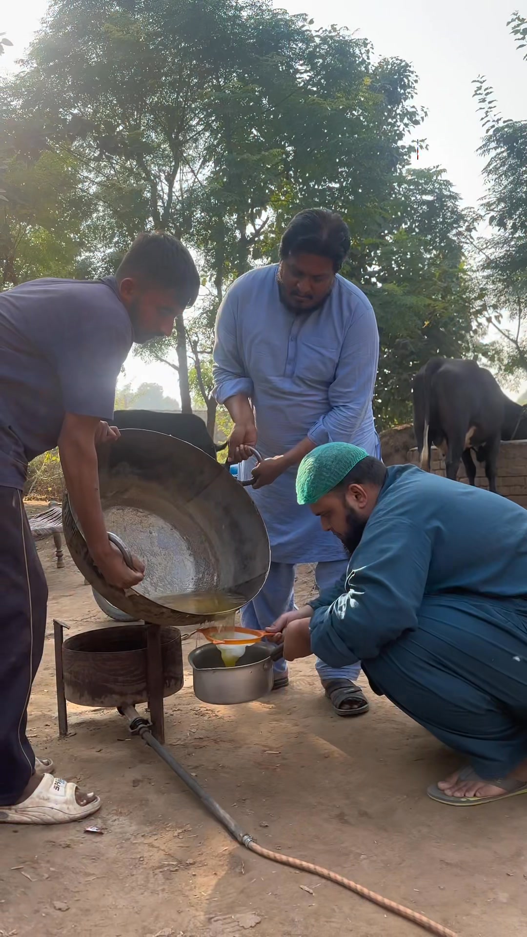 Sabse Khas BAAT yeh Ha k Ye Ghee Pure Ha or Traditional Method Se Tiar ...