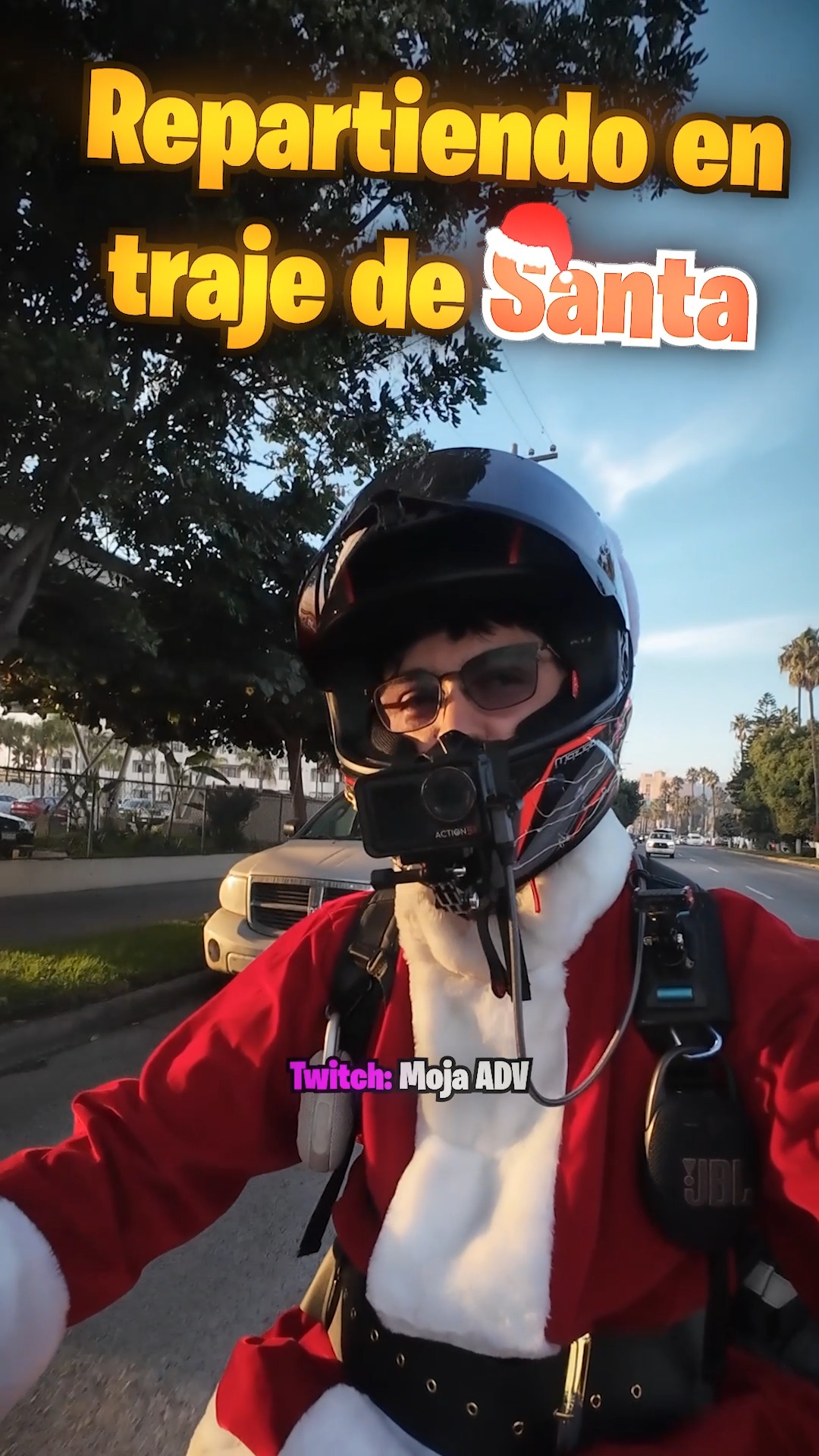 Repartiendo en Traje de Santa en STREAM . . #motocicleta #mojaadv # ...
