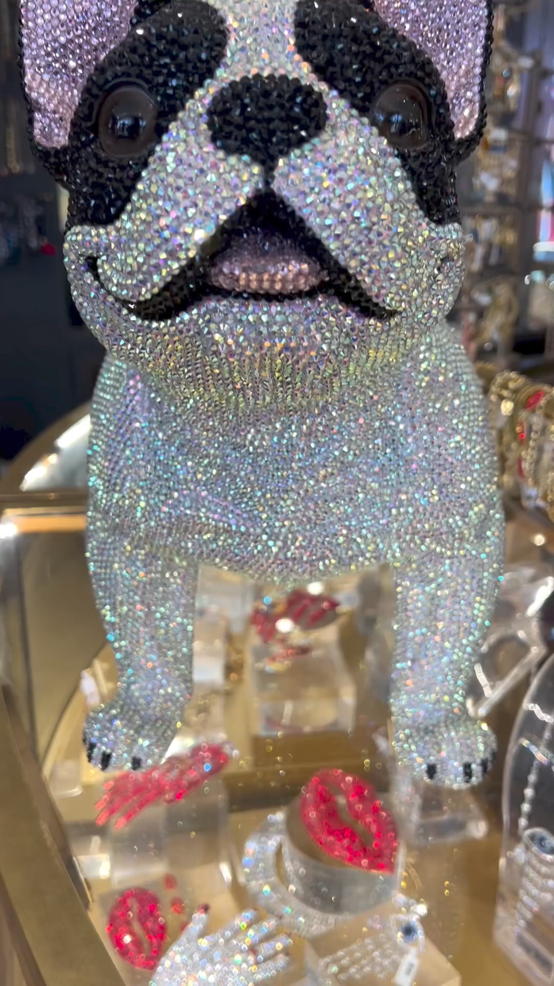 Calling all French Bulldog lovers! 😍 The perfect accessory for