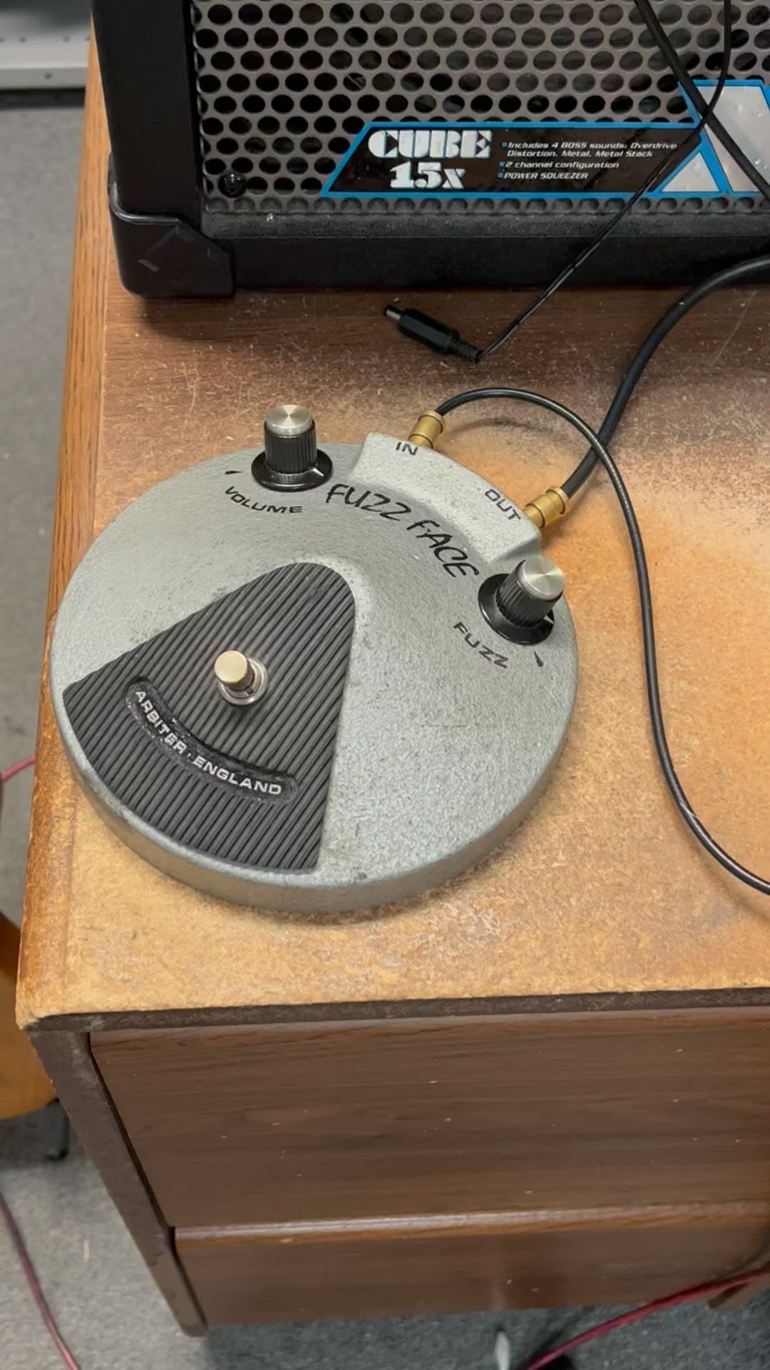 NKT275 Fuzz Face into Gjika amp