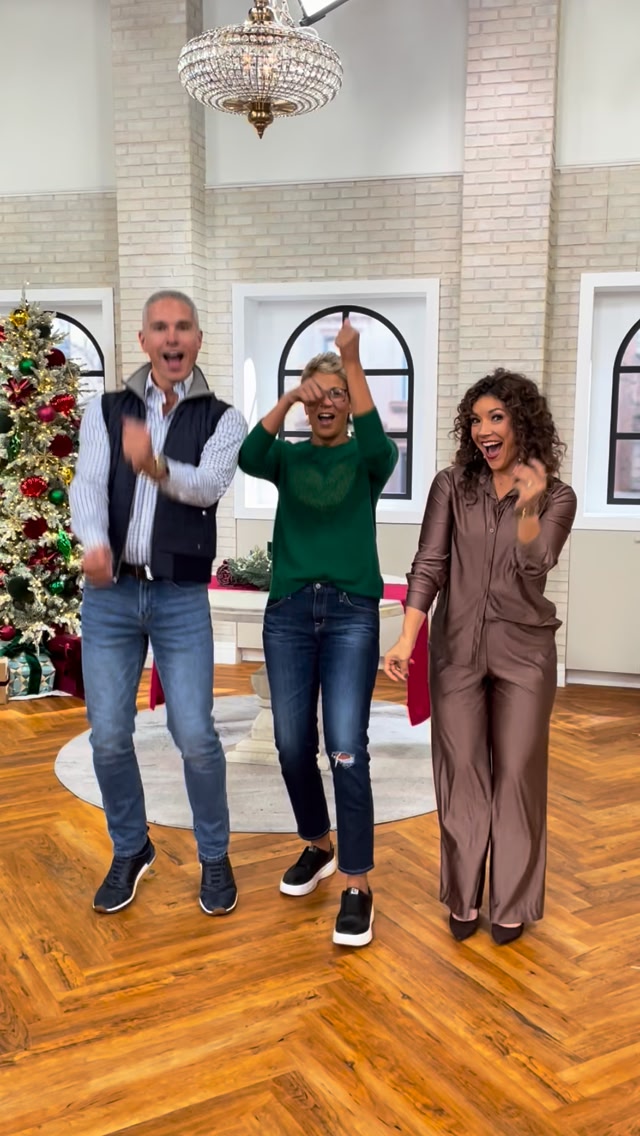 🎉 It’s the Biggest-Ever Nonstop Holiday Party on QVC! 🎉 Get ready for 5 ...