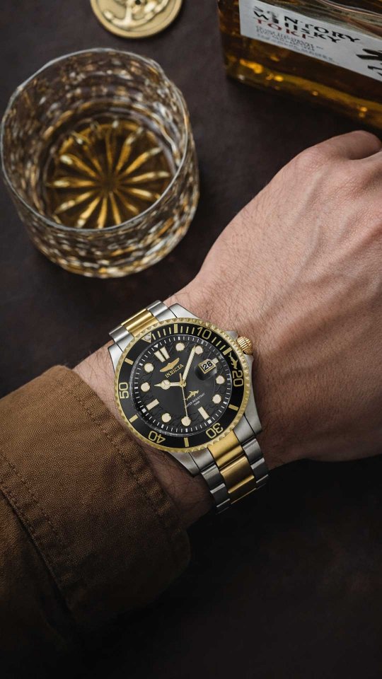 Two‑tone dive style with everyday versatility. The Invicta Pro Diver ...