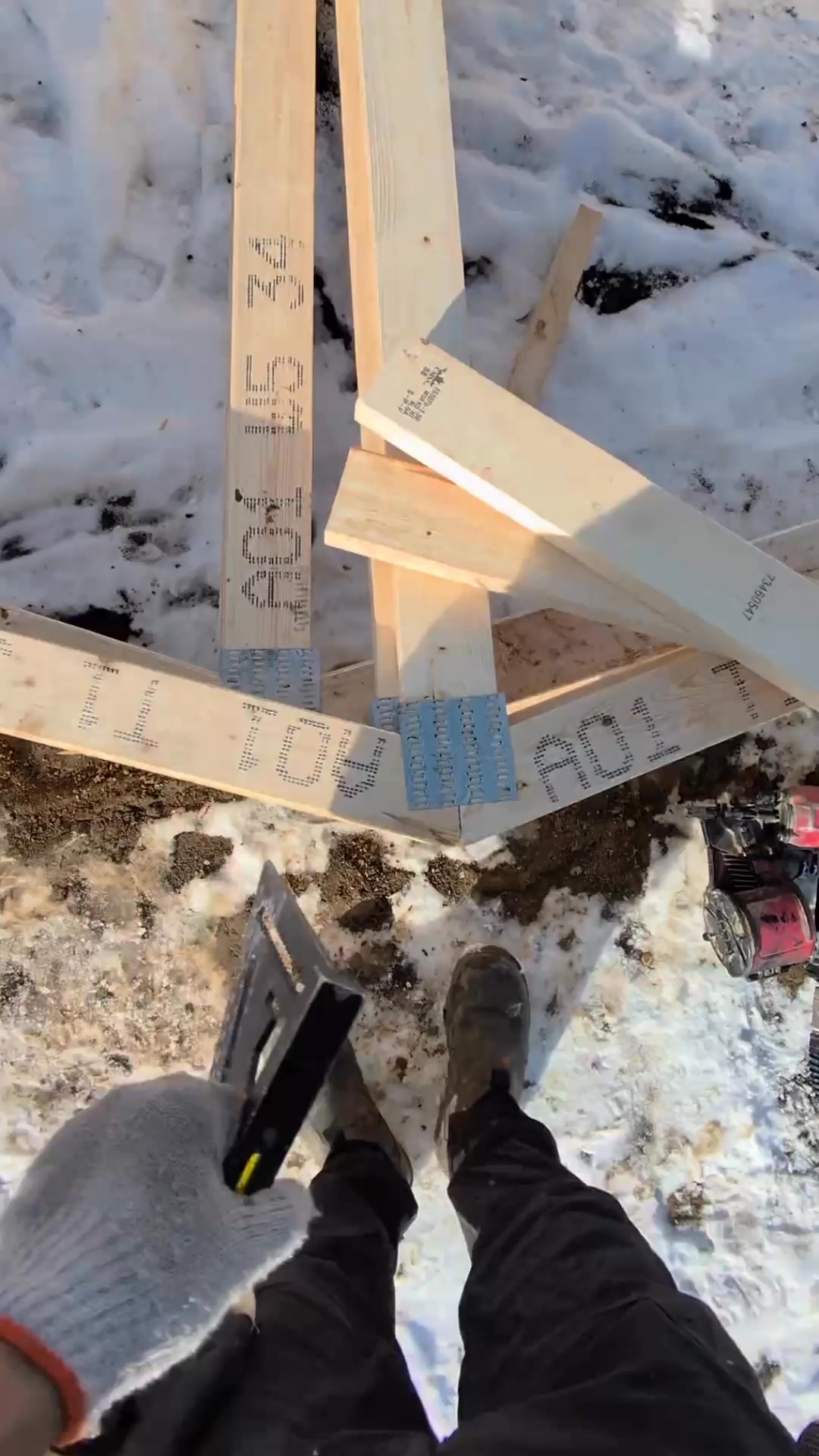 Installing ridge blocks👍 #woodworking #construction #framing ...