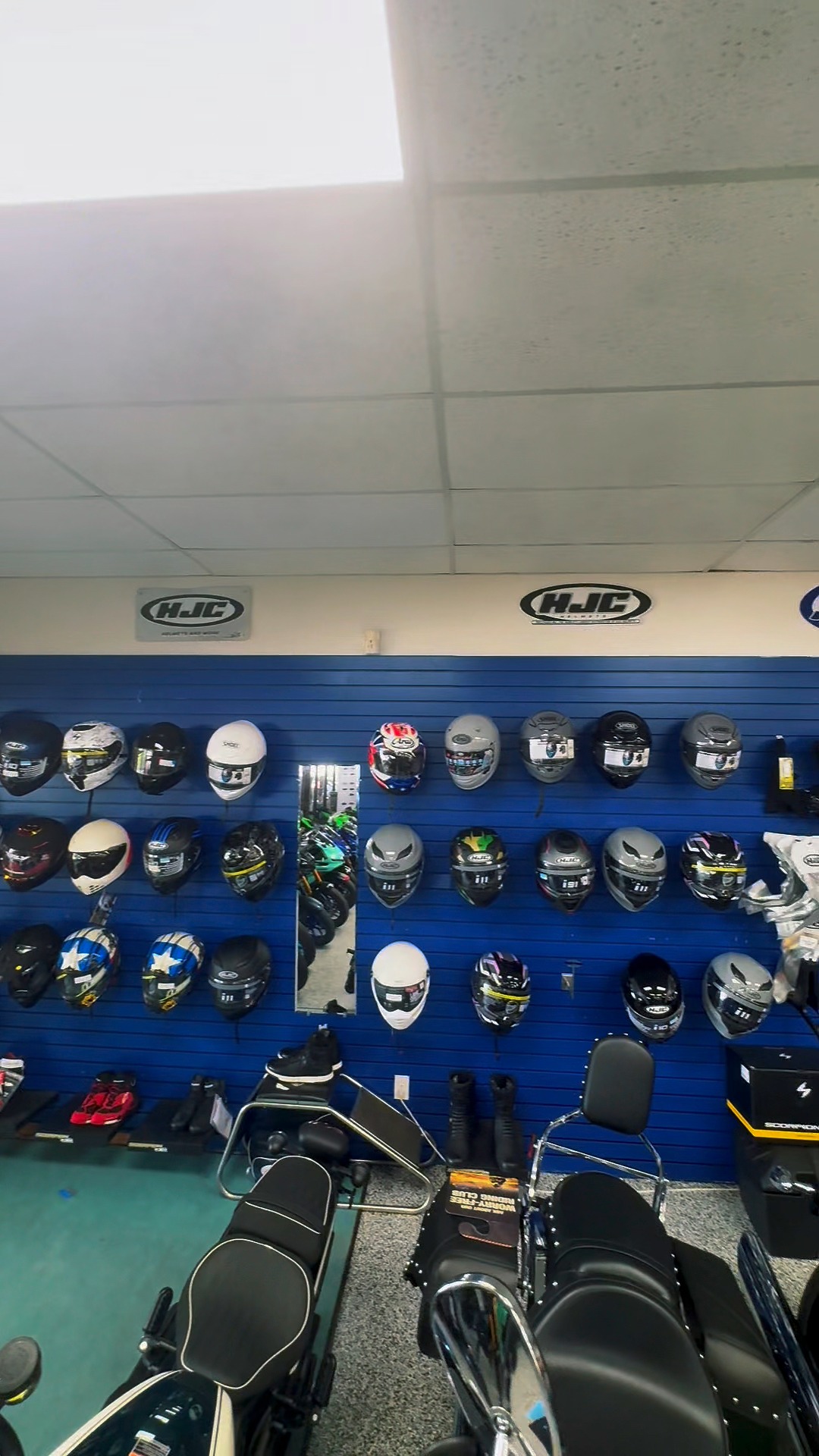 best place to buy motorcycle helmets in houston HAX Full Face DOT Approved Helmet with Dual Rear Wing and Pinlock Ready This Houston Oilers Helmet is a Green Gridiron masterpiece TOP 10 BEST Motorcycle Helmet