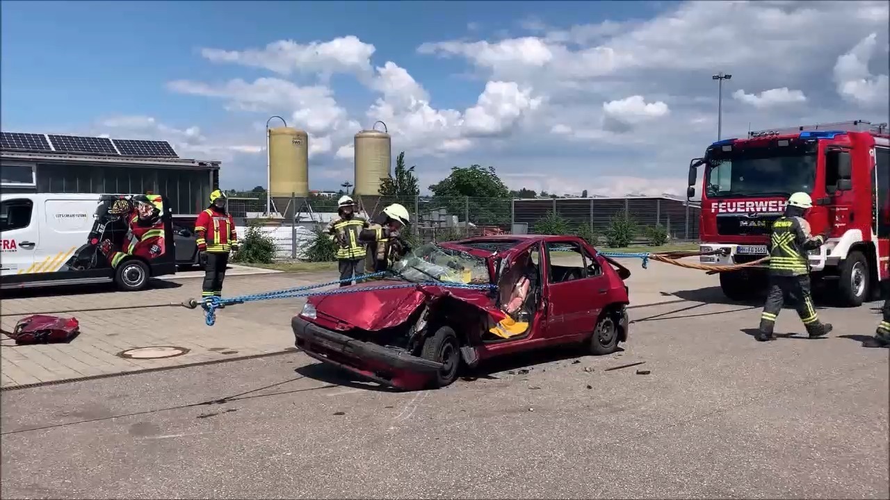Chain rescue is an alternative for extrication, which is often used in ...