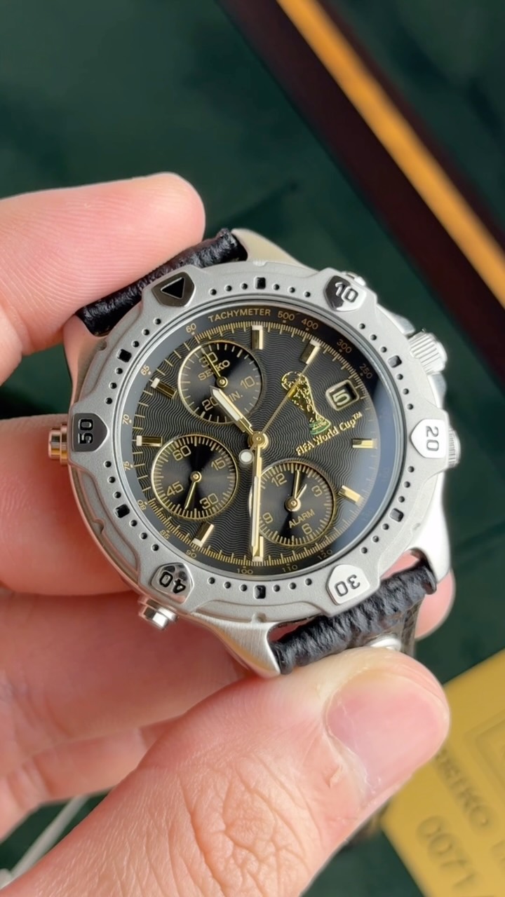 ⚽ A piece of World Cup history from 2002. This rare Seiko was