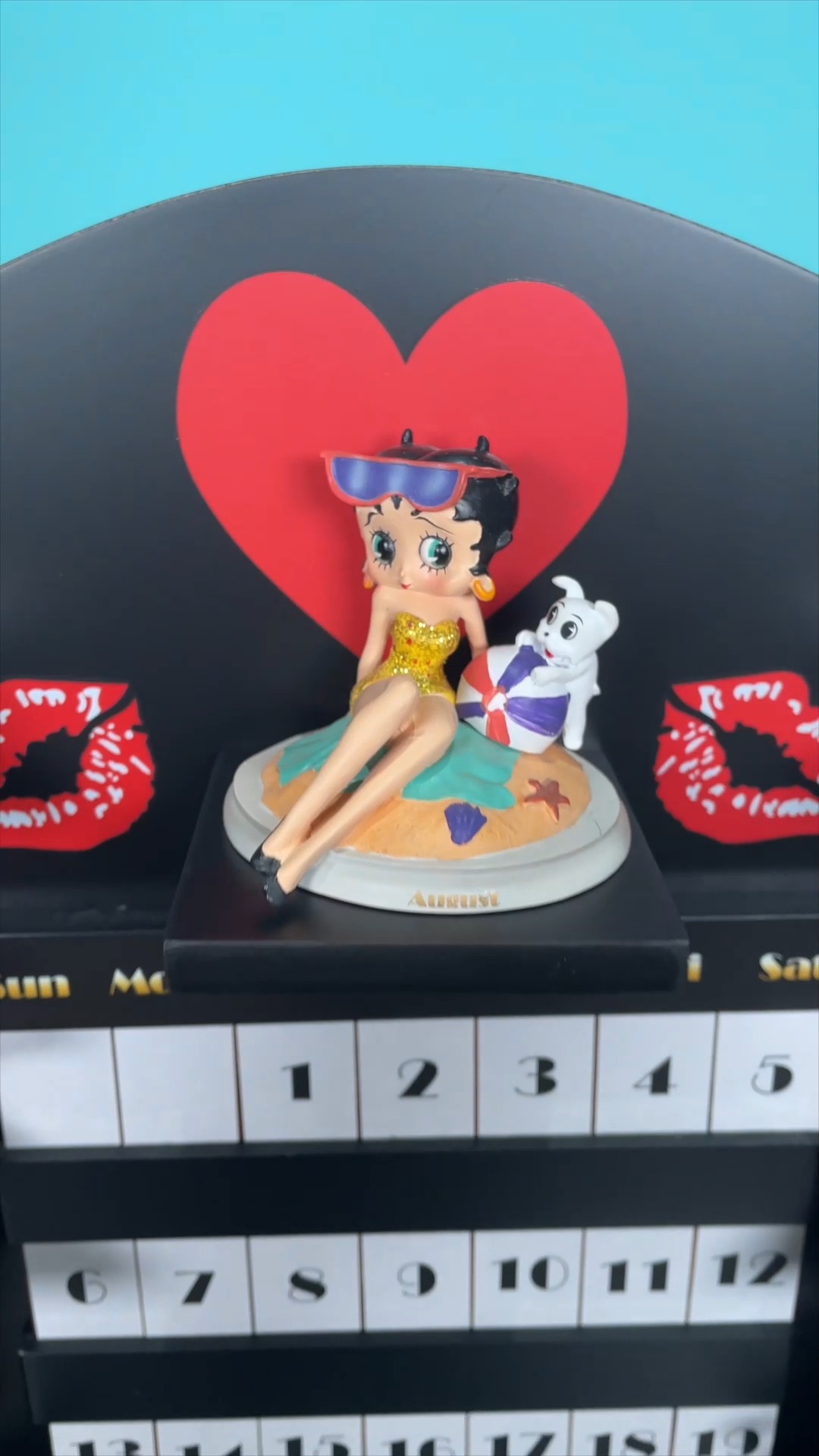 New month, new figurine! Each issue in this perpetual calendar