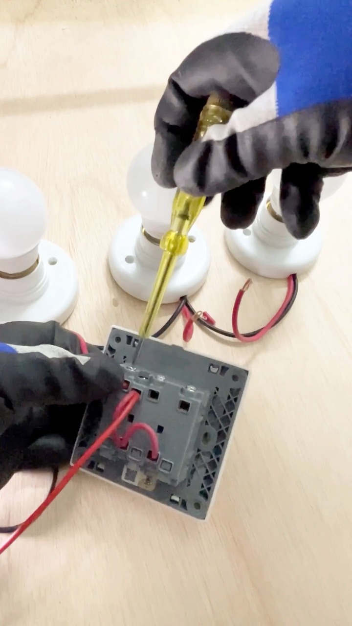 How a 3 gang switch works | simple... - MN Electric Solution | Facebook