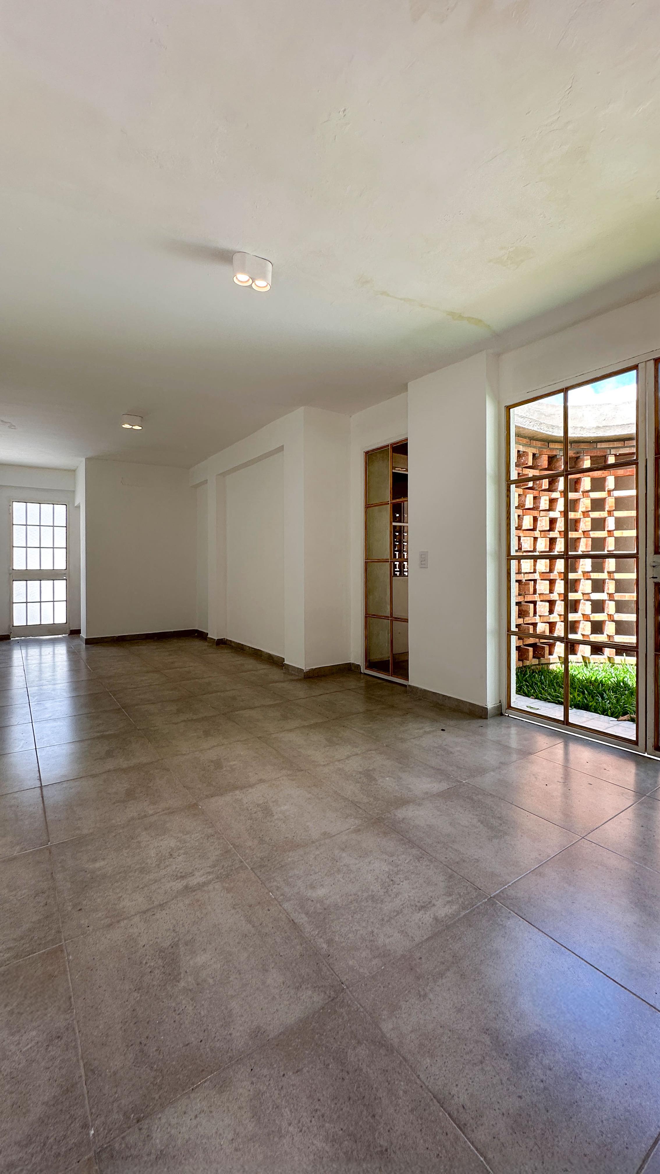 Casa de pasillo 🏡 2 dormitorios Ubicada en la zona más copada de ...