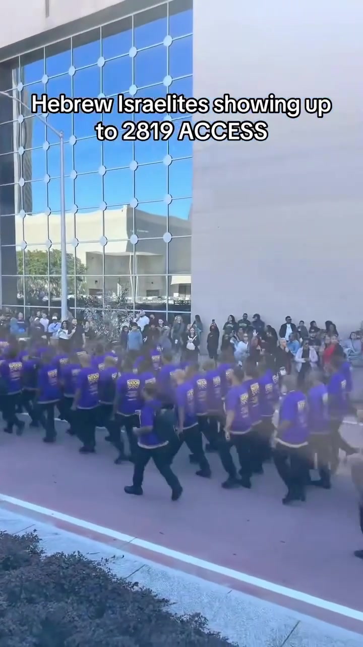 Hundreds of Black Hebrew Israelites protesting outside a prayer event ...