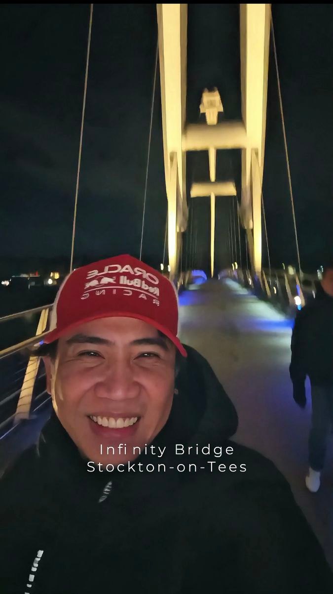 One of the few things worth remembering, The Infinity Bridge, At night ...