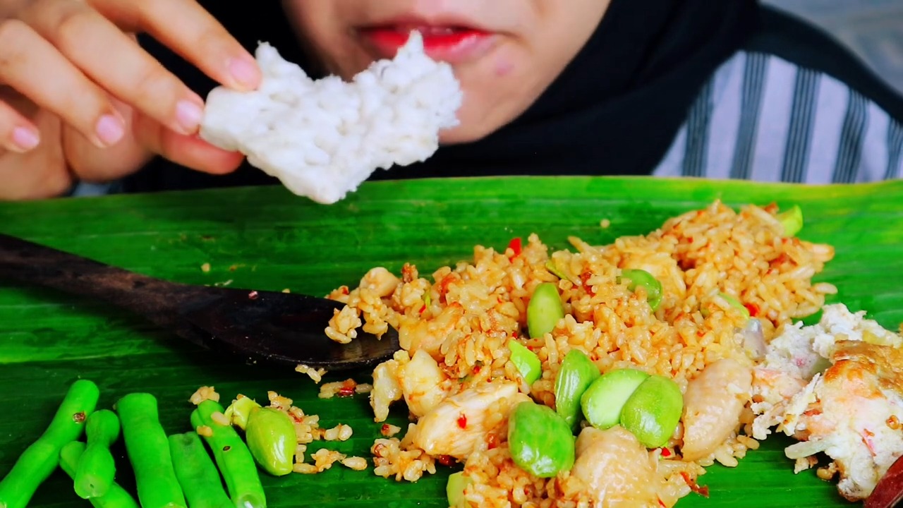 Smelly BUT ENJOYABLE! ASMR PETE FRIED RICE #asmr #asmrindonesia # ...