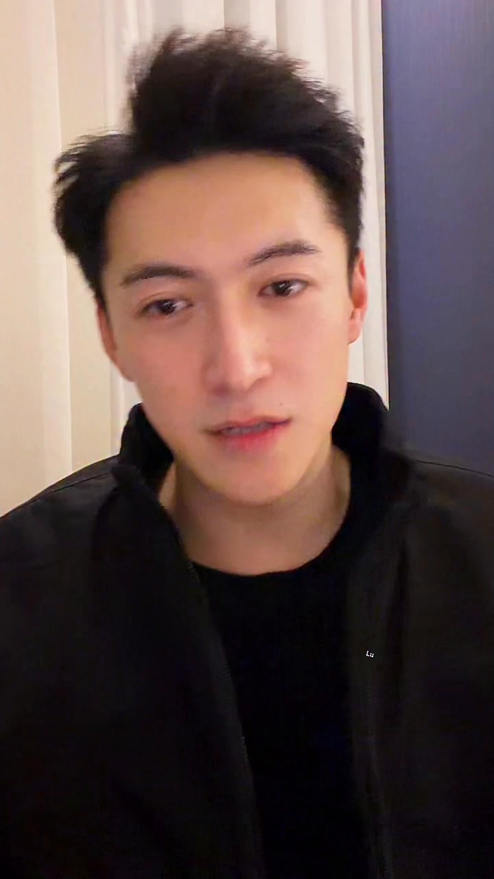 知道什麼是雙開門嗎？ #楊寒（Alfyang小白楊）的精彩瞬間 15s' 2025.12.26標記 #帥就完事了 #雙開門身材 ...