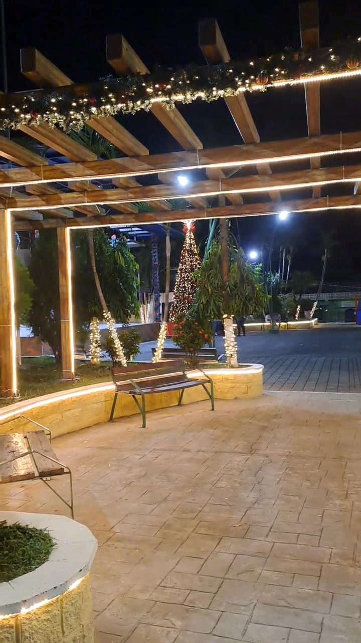 #Polorós Así Luce El Parque Municipal de Polorós, con La Decoración ...