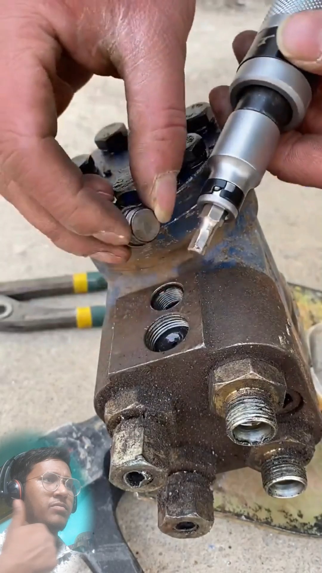 scroo bold #shorts #diy #tips #cables #viral #plumbingservices # ...