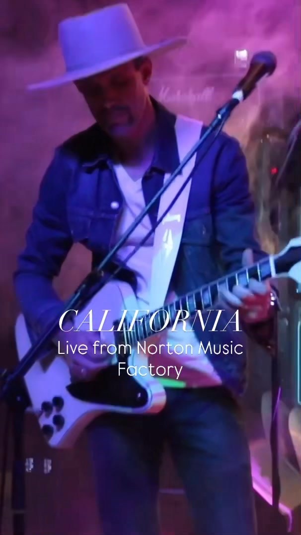Snippet from the outro of California. #livemusic #bluesrock Scott ...