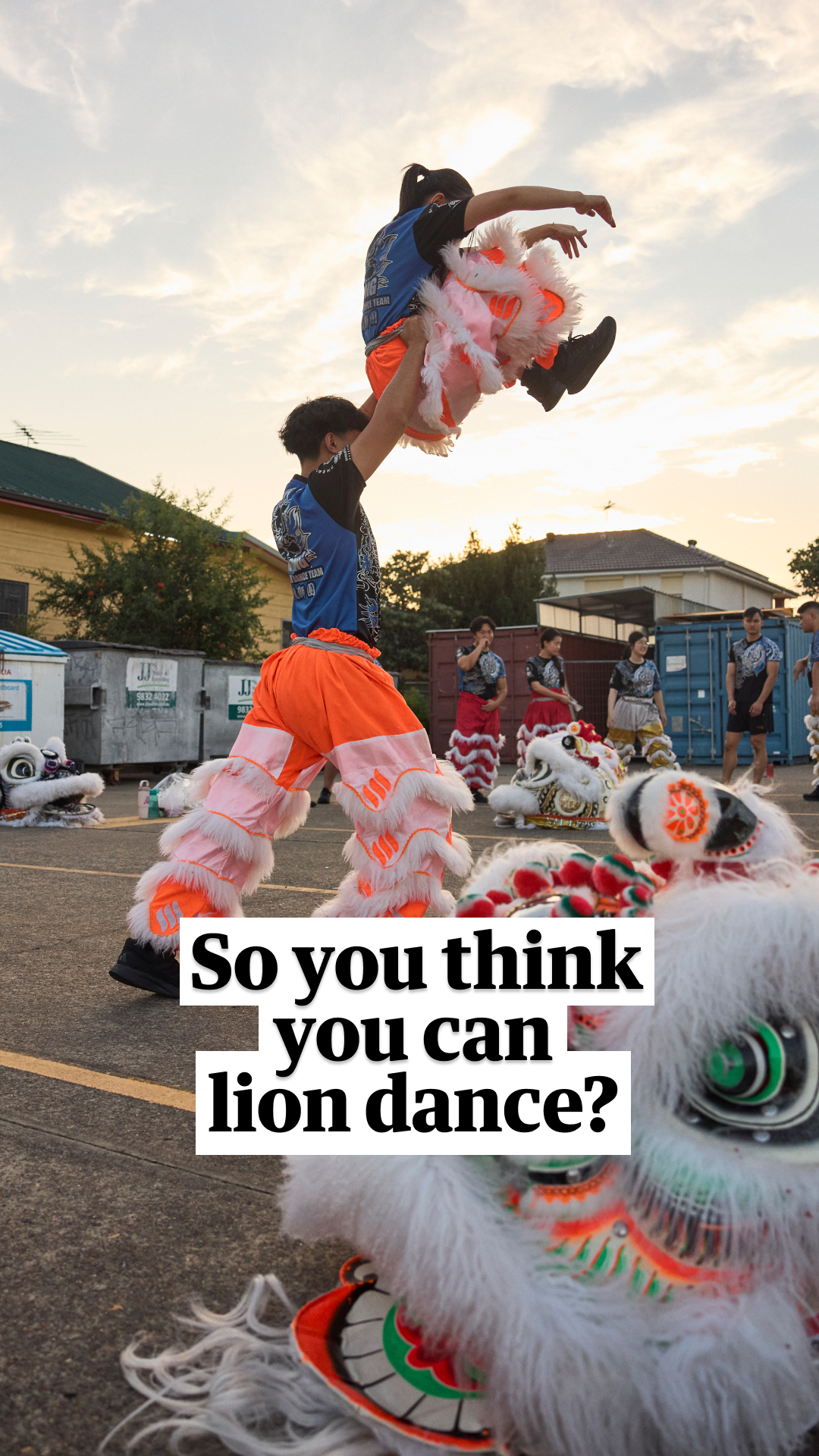 ブルースカイ The Australian Tommy Tong's Lion Dance Team was founded by Tommy
