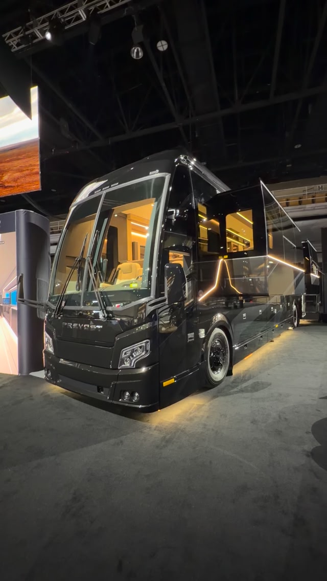 Prevost Loki | 1.8 Million Dollar Motorhome #prevost #loki | The RV ...