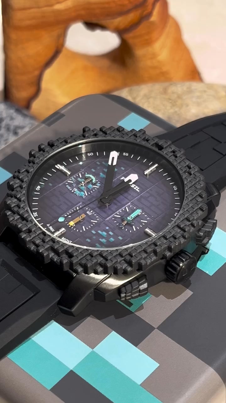 Unboxing the minecraft x fossil Limited Edition watch: Deepslate ...