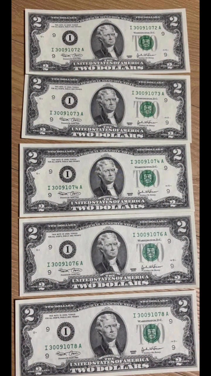 Estos son los billetes de dos dólares Que valen 2000 dólares dejame ...