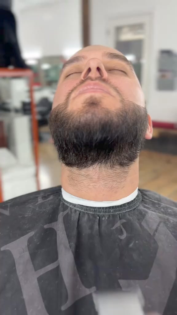 Major Beard Chop 🧔🏻🔥🔪 @gammastylecraftpro #jjaybeardedbarber #onthisday ...
