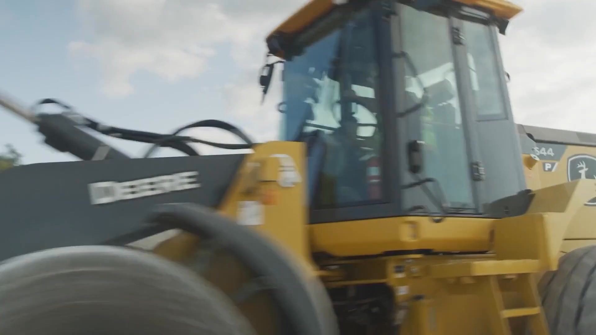 Built for power, precision, and performance — John Deere construction ...