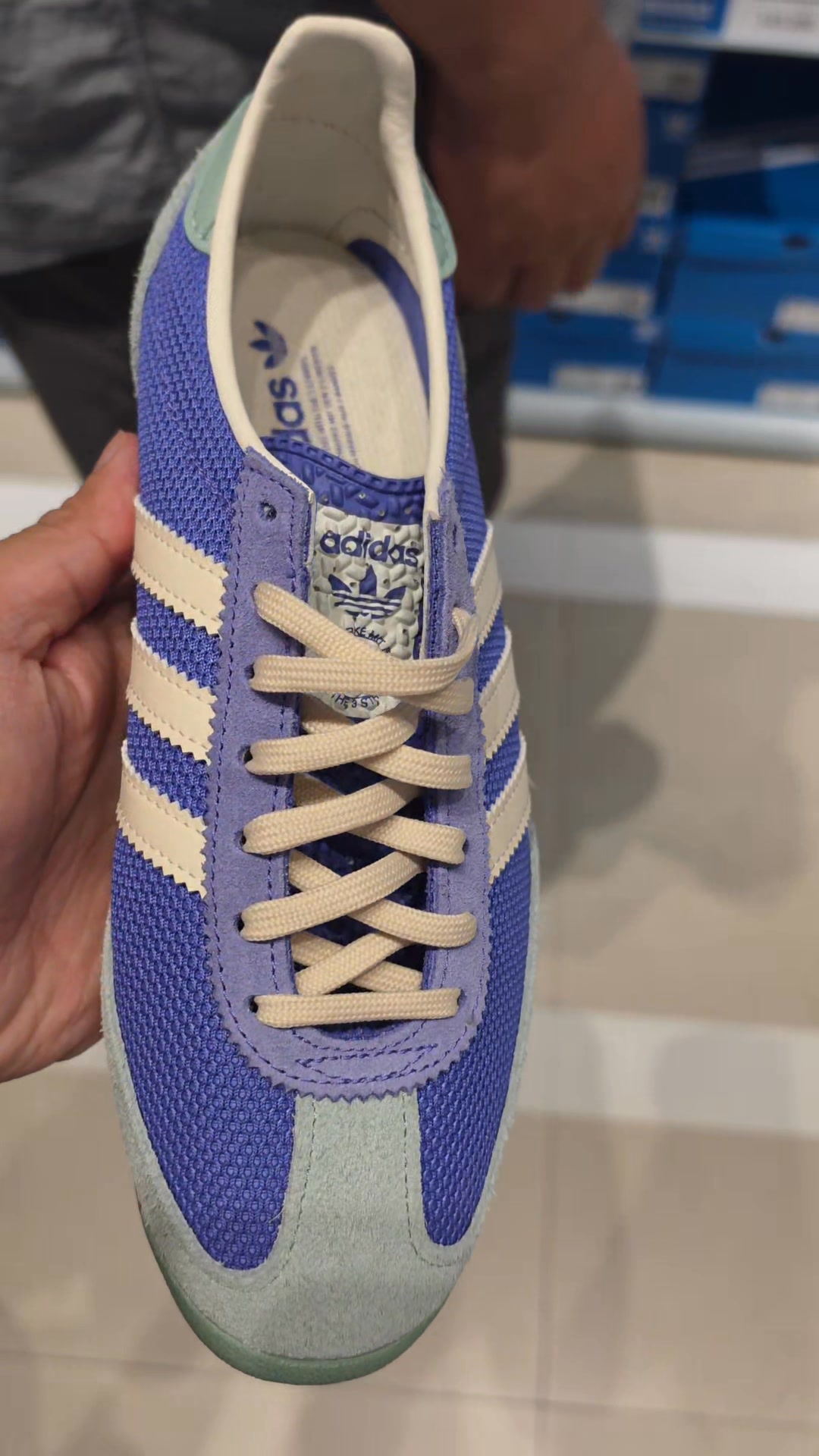 🚨 THE ULTIMATE RETRO KICKS GRAIL: EXCLUSIVE THREE-STRIPE VINTAGE