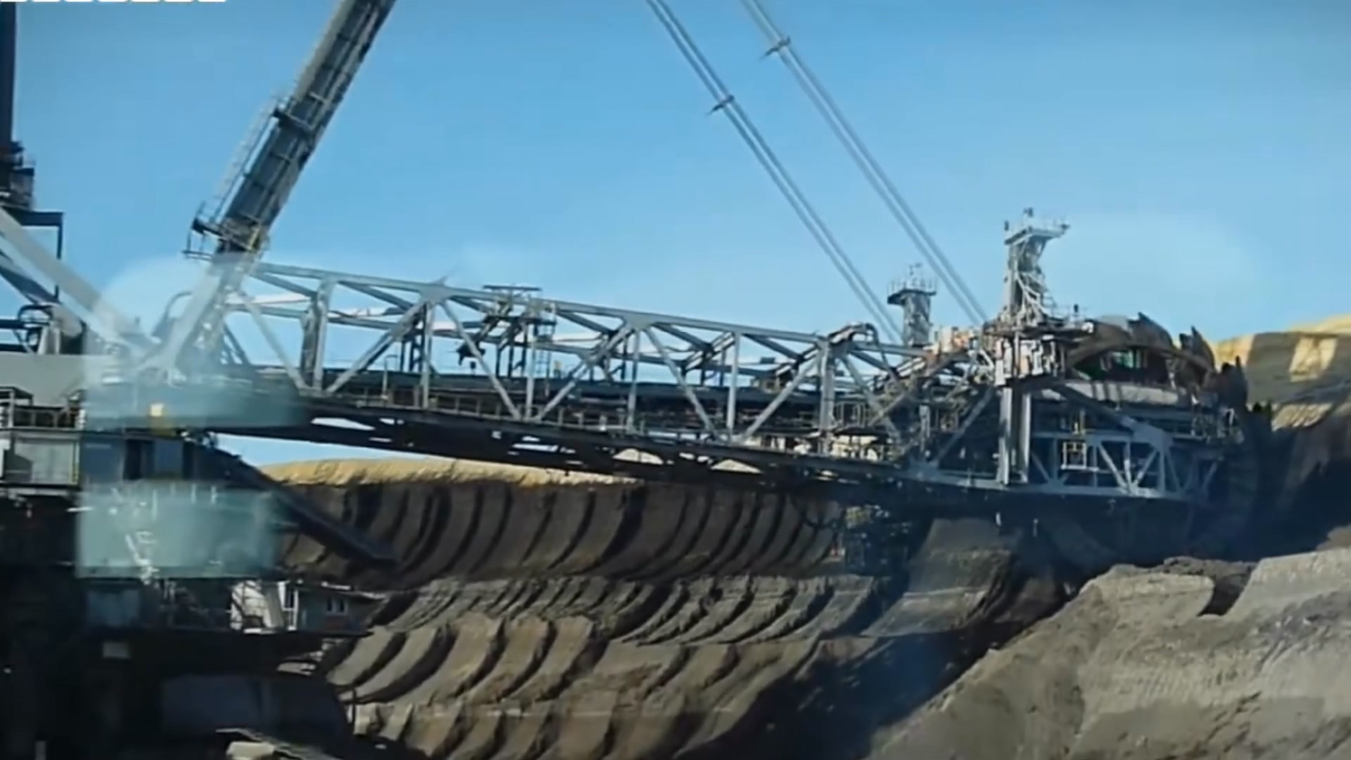 La Ingeniería de la Bagger 288: ¿Cómo Funciona la Excavadora Más Grande ...