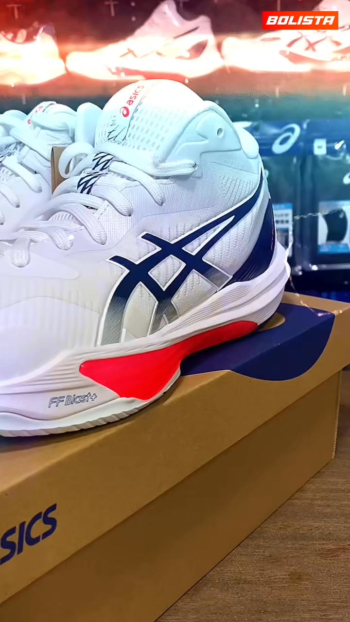 Sky Elite FF 3 White Mako Blue 🤍⚾️