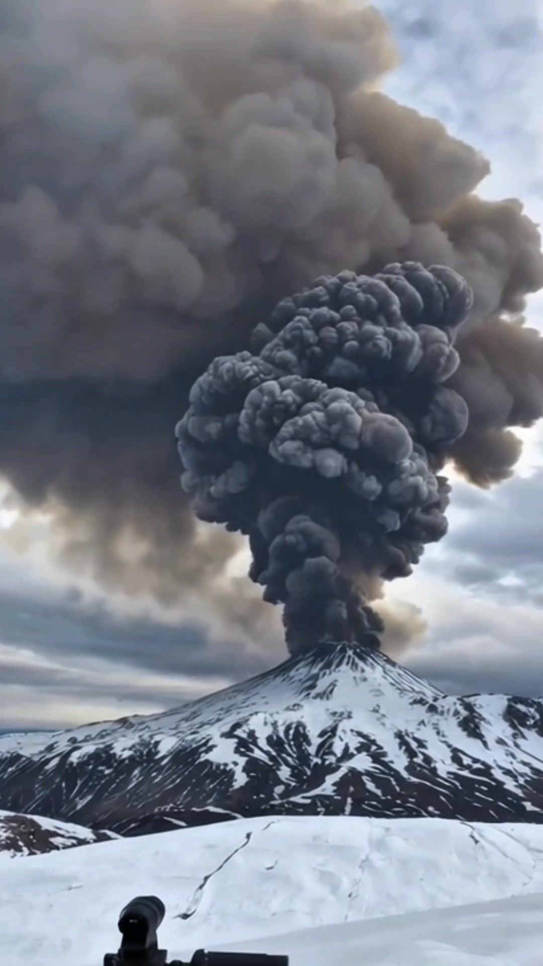Volcanic Eruption at Mount Spurr, Alaska | Er | Facebook