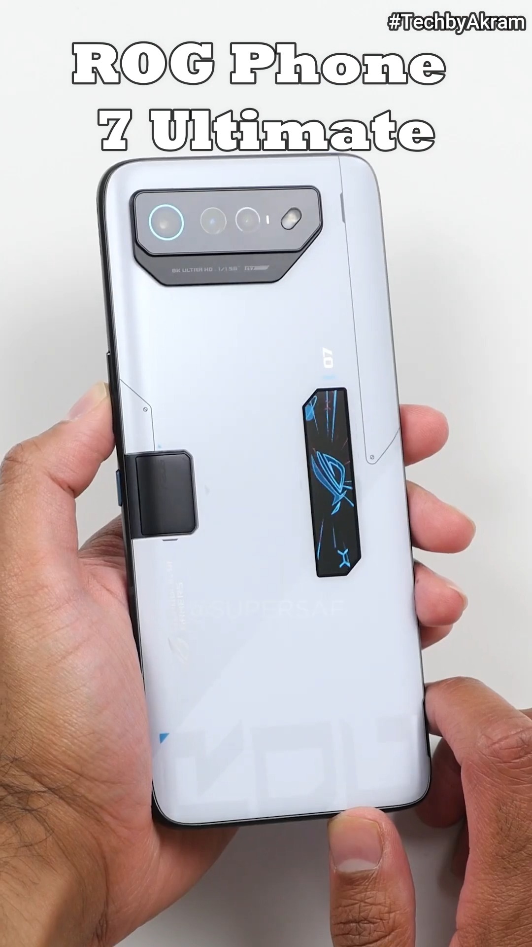 realme GT 7 in IceSense Blue and IceSense Black. The world's first