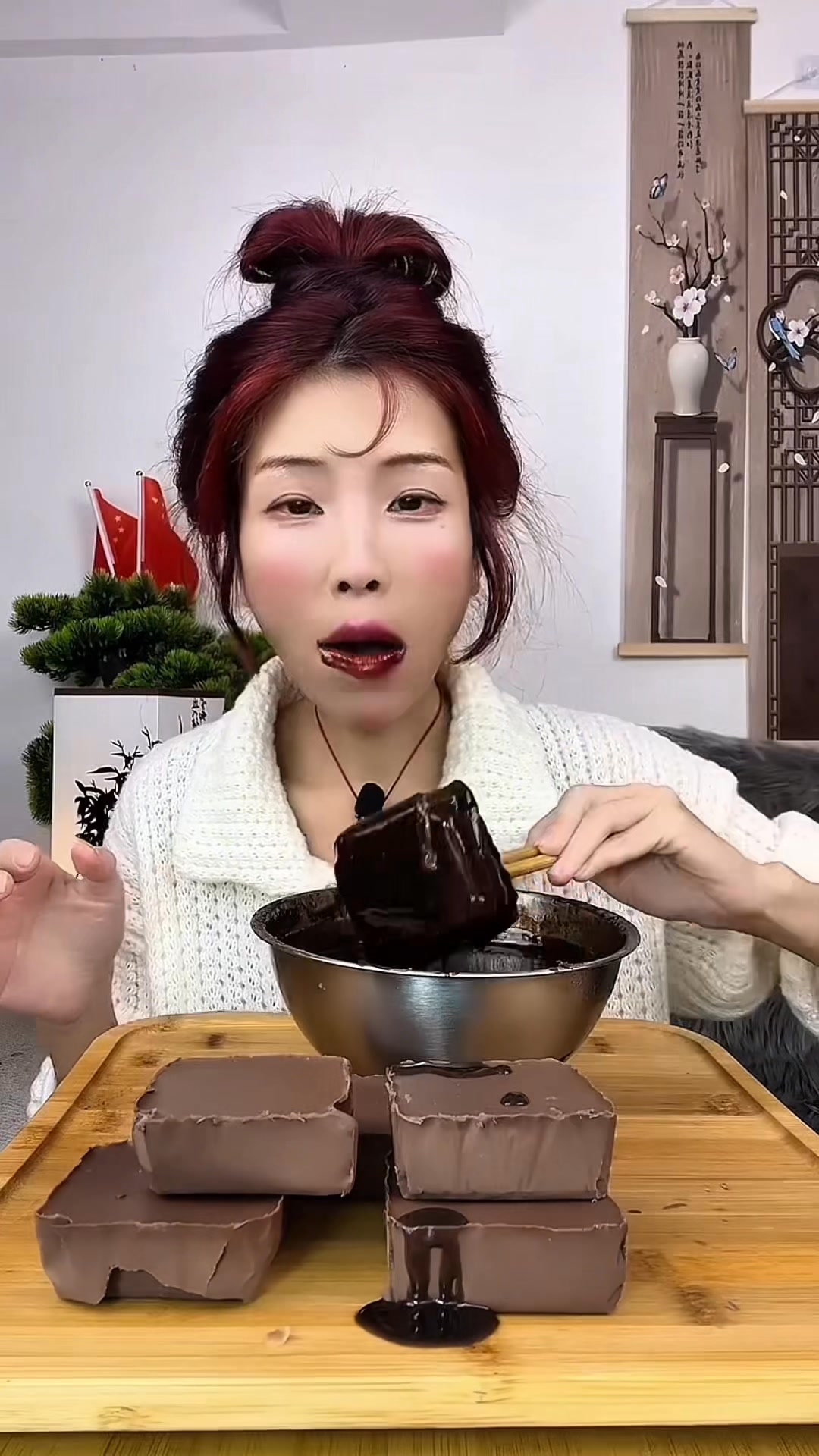 Chocolate Fudge Dip in Melted Chocolate Sticky Rice Cake | Xiaomei Asmr ...