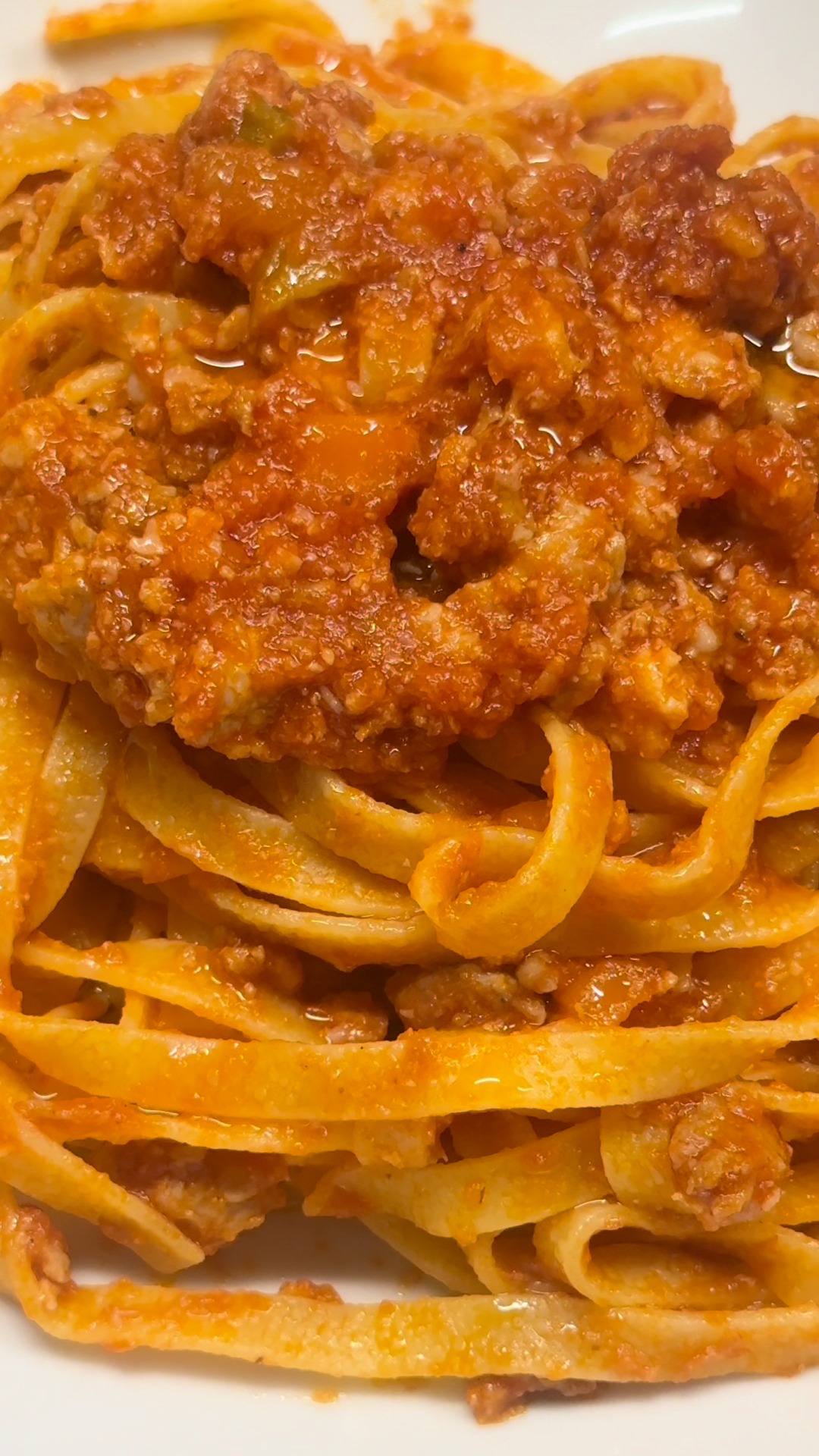 Tagliatelle al ragù di salsiccia ☺️🍝 . Ingredienti 💬 Mix per soffritto ...