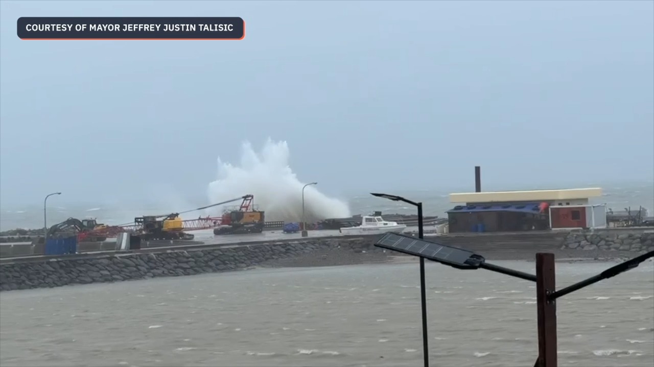WATCH: Towering waves batter the coastal areas of Esperanza, Masbate ...